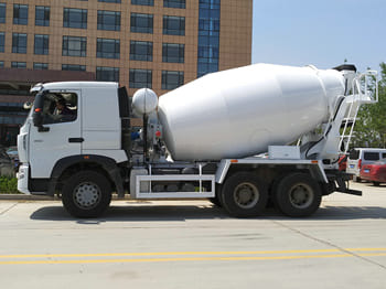 SINOTRUK Concrete Mixer Truck for Sale in Ghana - Avtomešalec: slika 5 SINOTRUK Concrete Mixer Truck for Sale in Ghana - Avtomešalec: slika 5