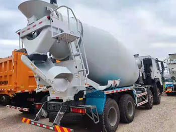 SINOTRUK Concrete Truck for Sale in Mali - Avtomešalec: slika 3 SINOTRUK Concrete Truck for Sale in Mali - Avtomešalec: slika 3