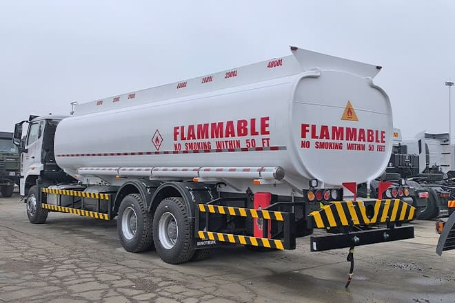 SINOTRUK Howo 380 Petrol Tanker Truck Price for Sale in Sierra Leone - Tovornjak cisterna: slika 3 SINOTRUK Howo 380 Petrol Tanker Truck Price for Sale in Sierra Leone - Tovornjak cisterna: slika 3