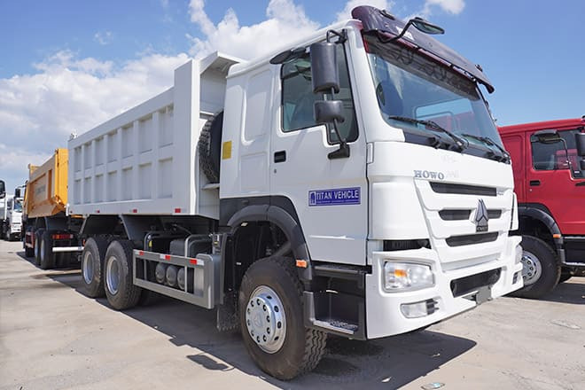 SINOTRUK Howo 6x4 New Tipper Trucks for Sale in Mauritania - Tovornjak prekucnik: slika 1 SINOTRUK Howo 6x4 New Tipper Trucks for Sale in Mauritania - Tovornjak prekucnik: slika 1