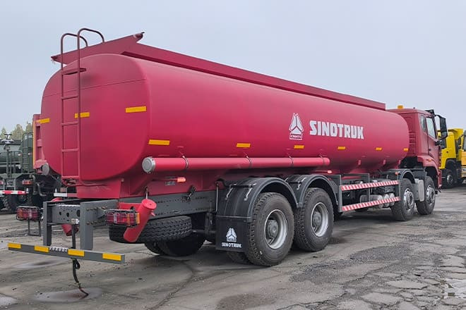 SINOTRUK Howo NX380 Diesel Tanker Truck for Sale in Tanzania - Tovornjak cisterna: slika 2 SINOTRUK Howo NX380 Diesel Tanker Truck for Sale in Tanzania - Tovornjak cisterna: slika 2
