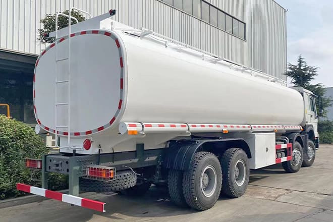 SINOTRUK Howo Stainless Steel Fuel Tanks for Trucks for Sale in Paraguay - Tovornjak cisterna: slika 2 SINOTRUK Howo Stainless Steel Fuel Tanks for Trucks for Sale in Paraguay - Tovornjak cisterna: slika 2
