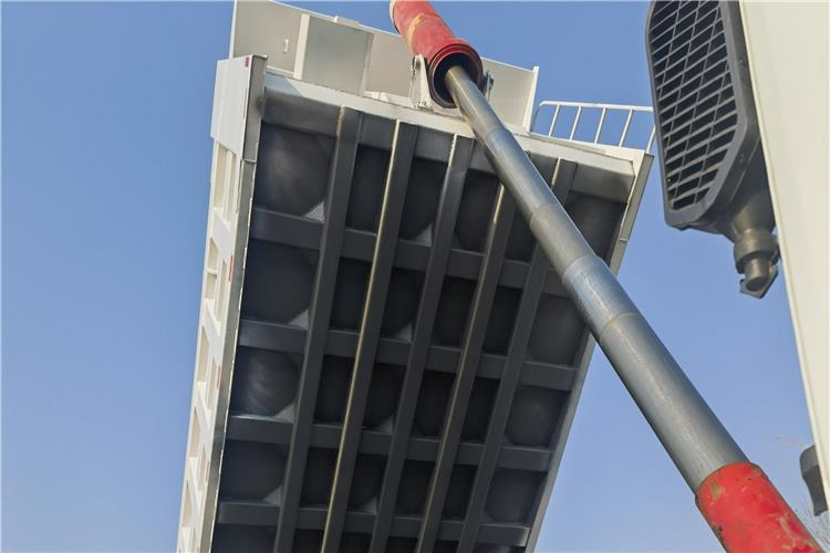 SINOTRUK Second Hand Howo 8X4 Tipper Truck Price for Sale In Ghana - Tovornjak prekucnik: slika 4 SINOTRUK Second Hand Howo 8X4 Tipper Truck Price for Sale In Ghana - Tovornjak prekucnik: slika 4