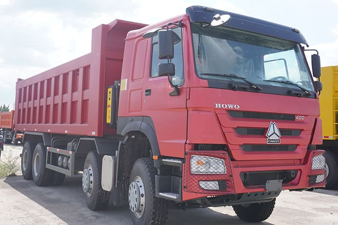 SINOTRUK Sinotruk Howo 8x4 Dump Truck for Sale in Cameroon - Tovornjak prekucnik: slika 2 SINOTRUK Sinotruk Howo 8x4 Dump Truck for Sale in Cameroon - Tovornjak prekucnik: slika 2