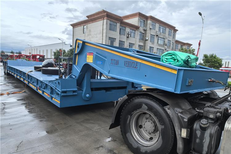 TITAN 2 Axle 80 Ton Detachable Gooseneck Trailer for Sale In Nigeria - Nizko noseča polprikolica: slika 3 TITAN 2 Axle 80 Ton Detachable Gooseneck Trailer for Sale In Nigeria - Nizko noseča polprikolica: slika 3