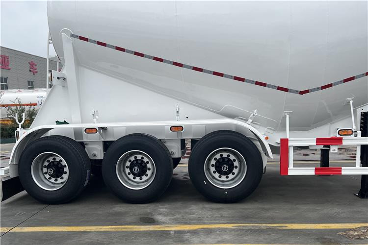 TITAN 30cbm Dry Bulker Cement Tanker Trailer with Air Suspension for Sale In Zambia - Polprikolica cisterna: slika 3 TITAN 30cbm Dry Bulker Cement Tanker Trailer with Air Suspension for Sale In Zambia - Polprikolica cisterna: slika 3