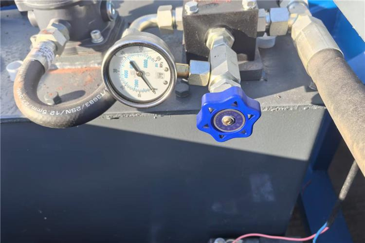 TITAN 4 Line 8 Axle Folding Gooseneck Trailer for Sale In Sudan - Nizko noseča polprikolica: slika 4 TITAN 4 Line 8 Axle Folding Gooseneck Trailer for Sale In Sudan - Nizko noseča polprikolica: slika 4