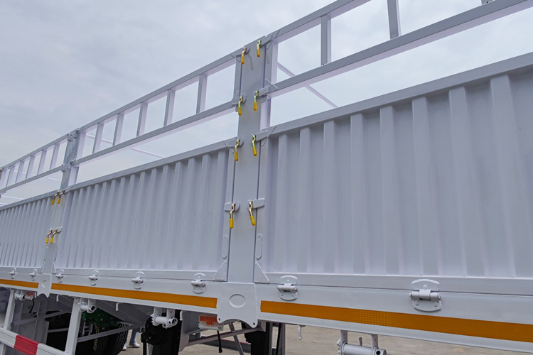 TITAN Cargo Trailer for Sale in Saudi Arabia - Polprikolica za prevoz živine: slika 5 TITAN Cargo Trailer for Sale in Saudi Arabia - Polprikolica za prevoz živine: slika 5