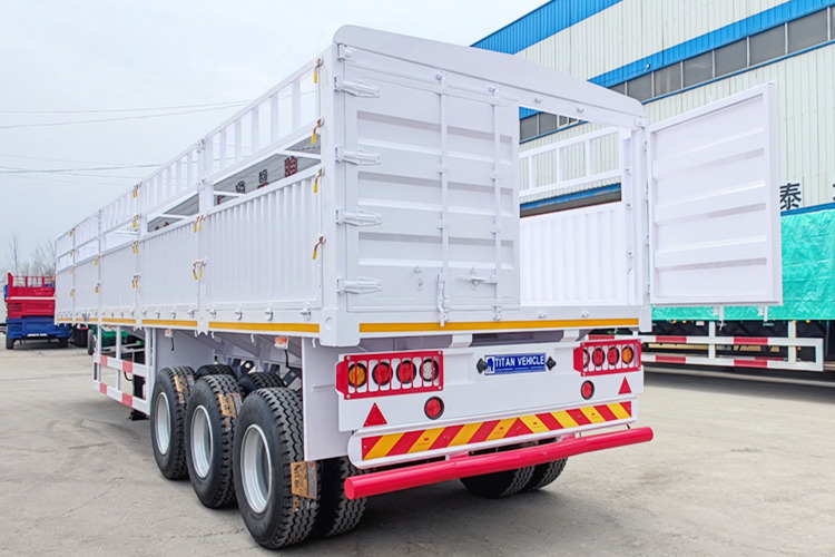 TITAN Cargo Trailer for Sale in Saudi Arabia - Polprikolica za prevoz živine: slika 1 TITAN Cargo Trailer for Sale in Saudi Arabia - Polprikolica za prevoz živine: slika 1