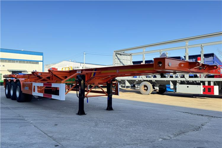 TITAN Tri Axle Skeletal Trailer for Sale In Uganda - Polprikolica šasija: slika 1 TITAN Tri Axle Skeletal Trailer for Sale In Uganda - Polprikolica šasija: slika 1