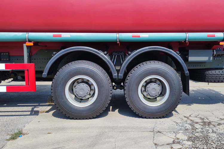 Howo Howo Water Truck for Sale in Nigeria - Tovornjak: slika 4 Howo Howo Water Truck for Sale in Nigeria - Tovornjak: slika 4