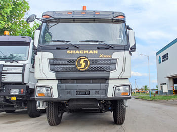 SHACMAN Shacman F3000 6x4 Tractor Truck for Sale in Zambia - Tovornjak: slika 1 SHACMAN Shacman F3000 6x4 Tractor Truck for Sale in Zambia - Tovornjak: slika 1