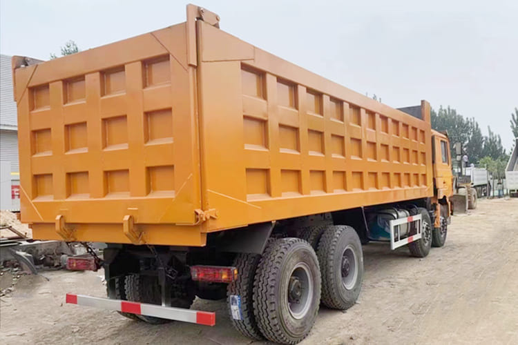 SHACMAN Shacman Truck F3000 for Sale in Zamibia - Tovornjak: slika 3 SHACMAN Shacman Truck F3000 for Sale in Zamibia - Tovornjak: slika 3