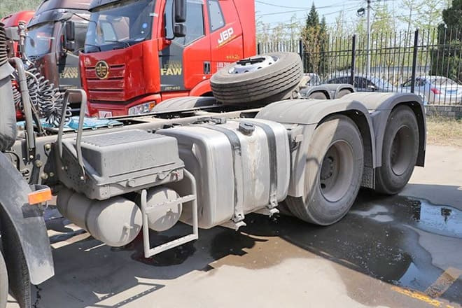FAW Faw J6P 380HP Truck for Sale in Mali - Vlačilec: slika 3 FAW Faw J6P 380HP Truck for Sale in Mali - Vlačilec: slika 3
