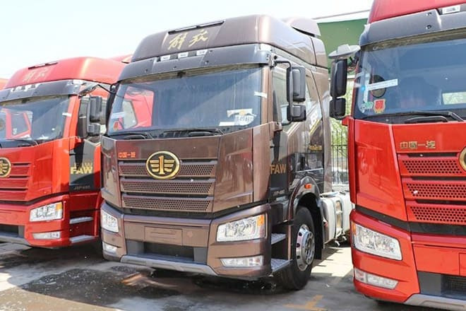 FAW Faw J6P 6X4 Tractor Head for Sale in Angola - Vlačilec: slika 1 FAW Faw J6P 6X4 Tractor Head for Sale in Angola - Vlačilec: slika 1