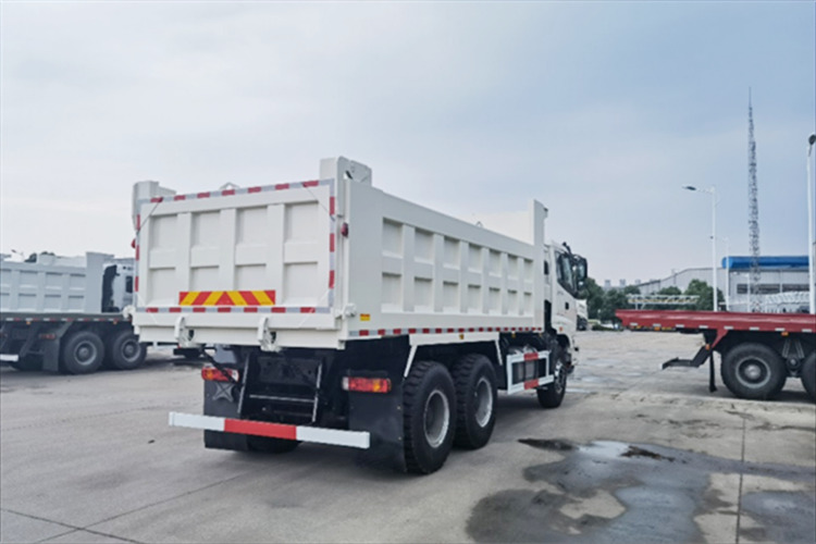 FOTON Foton 6x4 10 Wheeler Tipper truck for Sale in Malawi - Vlačilec: slika 4 FOTON Foton 6x4 10 Wheeler Tipper truck for Sale in Malawi - Vlačilec: slika 4
