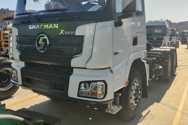 SHACMAN Second Hand Shacman Tractor Trailer for Sale in Malawi - Vlačilec: slika 2 SHACMAN Second Hand Shacman Tractor Trailer for Sale in Malawi - Vlačilec: slika 2