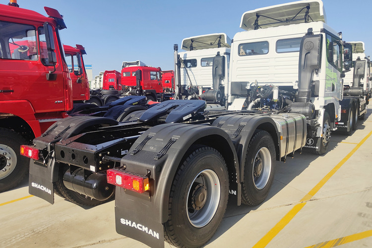 SHACMAN Second Hand Shacman Tractor Trailer for Sale in Malawi - Vlačilec: slika 4 SHACMAN Second Hand Shacman Tractor Trailer for Sale in Malawi - Vlačilec: slika 4