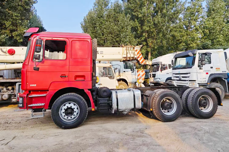 SHACMAN Used Shacman F3000 Truck Head for Sale in Mali - Vlačilec: slika 2 SHACMAN Used Shacman F3000 Truck Head for Sale in Mali - Vlačilec: slika 2