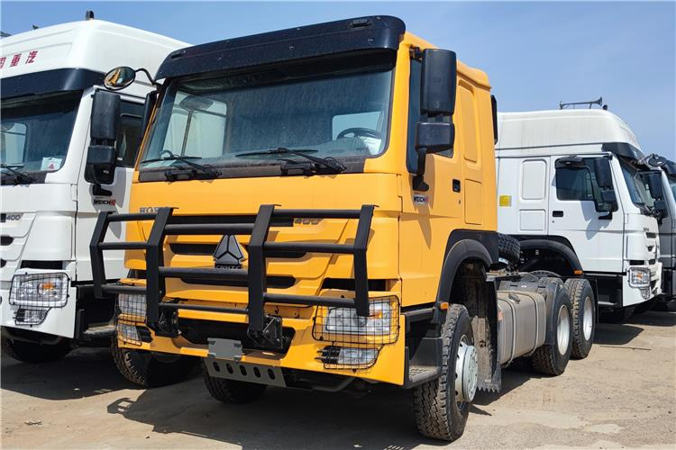 SINOTRUK CNHTC Howo Truck Tractor 400 HP 10 Wheeler for Sale In Malawi - Vlačilec: slika 4 SINOTRUK CNHTC Howo Truck Tractor 400 HP 10 Wheeler for Sale In Malawi - Vlačilec: slika 4