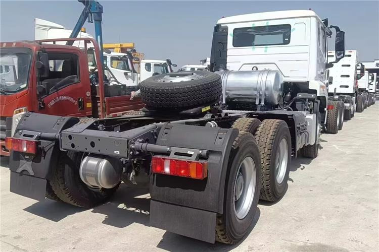 SINOTRUK Hohan NX Truck Price 371 hp 10 Wheeler for Sale In Tanzania - Vlačilec: slika 3 SINOTRUK Hohan NX Truck Price 371 hp 10 Wheeler for Sale In Tanzania - Vlačilec: slika 3