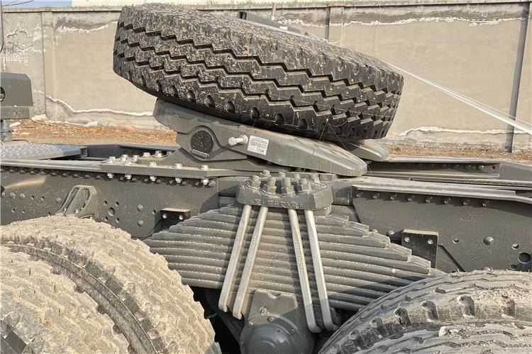 SINOTRUK Howo T7H Truck Head for Sale In Zimbabwe - Vlačilec: slika 5 SINOTRUK Howo T7H Truck Head for Sale In Zimbabwe - Vlačilec: slika 5