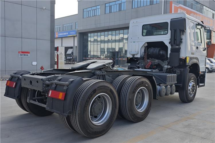 SINOTRUK Second Hand Howo 380hp 6x4 Truck Tractor for Sale In Tanzania - Vlačilec: slika 2 SINOTRUK Second Hand Howo 380hp 6x4 Truck Tractor for Sale In Tanzania - Vlačilec: slika 2