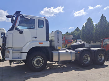 SINOTRUK Sinotruck for sale for Sale in Malawi - Vlačilec: slika 2 SINOTRUK Sinotruck for sale for Sale in Malawi - Vlačilec: slika 2