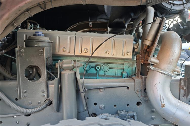 SINOTRUK Used Howo 371 Truck Head for Sale In Nigeria Lagos - Vlačilec: slika 5 SINOTRUK Used Howo 371 Truck Head for Sale In Nigeria Lagos - Vlačilec: slika 5