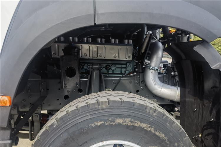 SINOTRUK Used Howo 380HP Truck Tractor for Sale In Senegal - Vlačilec: slika 3 SINOTRUK Used Howo 380HP Truck Tractor for Sale In Senegal - Vlačilec: slika 3