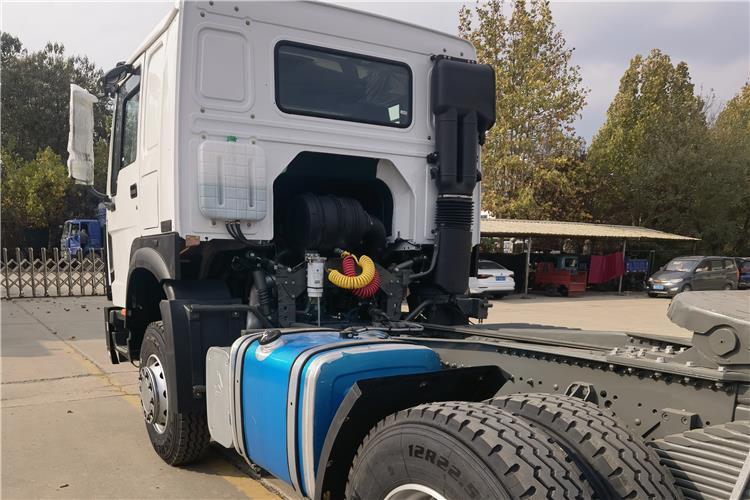 SINOTRUK Used Howo 380HP Truck Tractor for Sale In Senegal - Vlačilec: slika 4 SINOTRUK Used Howo 380HP Truck Tractor for Sale In Senegal - Vlačilec: slika 4