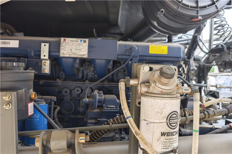 SINOTRUK Used Howo 400hp Tractor Truck for Sale In Nigeria Lagos - Vlačilec: slika 5 SINOTRUK Used Howo 400hp Tractor Truck for Sale In Nigeria Lagos - Vlačilec: slika 5