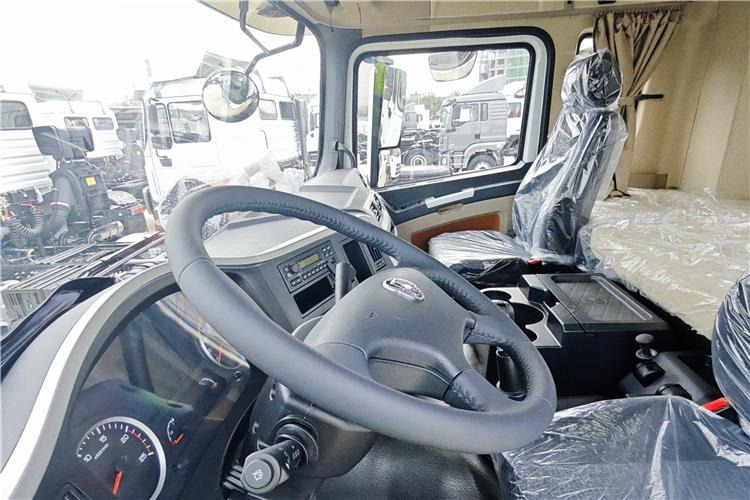 Shacman Shacman X3000 Truck Head 6x4 for Sale In Zambia - Vlačilec: slika 5 Shacman Shacman X3000 Truck Head 6x4 for Sale In Zambia - Vlačilec: slika 5