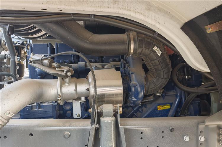Sinotruk Used Howo 400 HP Truck Head for Sale In Congo - Vlačilec: slika 3 Sinotruk Used Howo 400 HP Truck Head for Sale In Congo - Vlačilec: slika 3