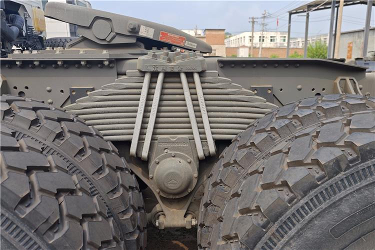 Sinotruk Used Howo 400 HP Truck Head for Sale In Congo - Vlačilec: slika 4 Sinotruk Used Howo 400 HP Truck Head for Sale In Congo - Vlačilec: slika 4