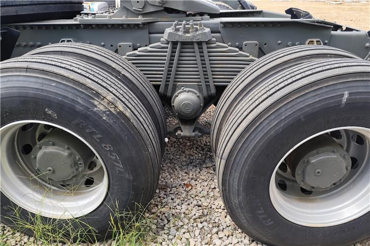 Sinotruk Used Sitrak Tractor Truck 6x4 for Sale In Uganda - Vlačilec: slika 4 Sinotruk Used Sitrak Tractor Truck 6x4 for Sale In Uganda - Vlačilec: slika 4