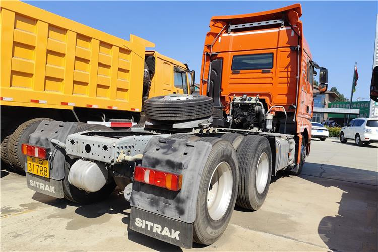 Sinotruk Used Sitrak Tractor Truck 6x4 for Sale In Uganda - Vlačilec: slika 2 Sinotruk Used Sitrak Tractor Truck 6x4 for Sale In Uganda - Vlačilec: slika 2