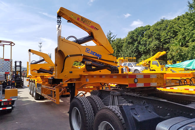 XCMG 40T Container Side Lift Trailer for Sale in Tanzania - Kontejnerska polprikolica/ Polprikolica z zamenljivim tovoriščem: slika 4 XCMG 40T Container Side Lift Trailer for Sale in Tanzania - Kontejnerska polprikolica/ Polprikolica z zamenljivim tovoriščem: slika 4