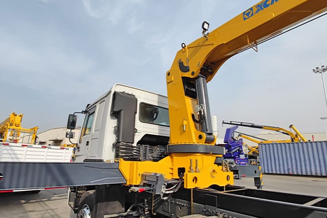 XCMG Lorry Mounted Crane for Sale in Brazil - Tovornjak z dvigalom: slika 4 XCMG Lorry Mounted Crane for Sale in Brazil - Tovornjak z dvigalom: slika 4