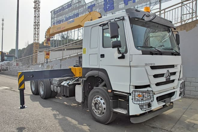 XCMG Lorry Mounted Crane for Sale in Brazil - Tovornjak z dvigalom: slika 2 XCMG Lorry Mounted Crane for Sale in Brazil - Tovornjak z dvigalom: slika 2
