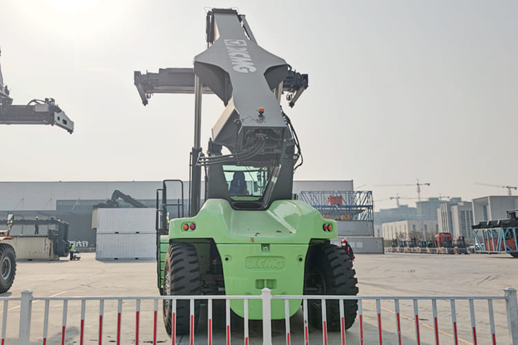 XCMG Reach Stacker Price for Sale in Guyana - Dosežni viličar: slika 3 XCMG Reach Stacker Price for Sale in Guyana - Dosežni viličar: slika 3