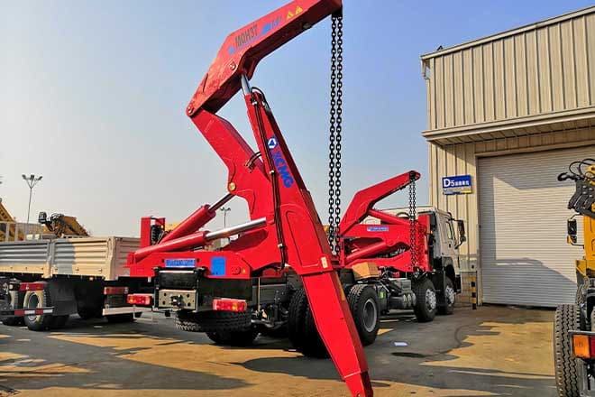 XCMG XCMG Side Loader Truck Container for Sale in Barbados - Kontejnerski tovornjak/ Tovornjak z zamenljivim tovoriščem: slika 4 XCMG XCMG Side Loader Truck Container for Sale in Barbados - Kontejnerski tovornjak/ Tovornjak z zamenljivim tovoriščem: slika 4
