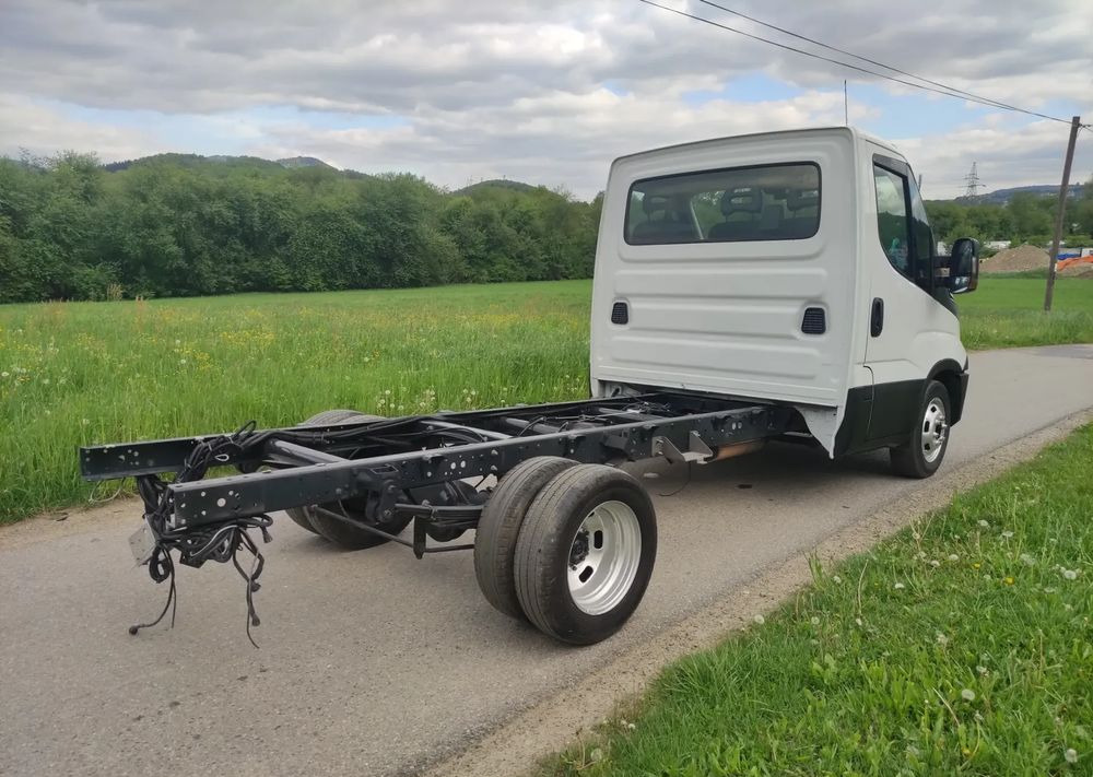 Iveco DAILY 35c14 2.3 hpi rama do zabudowy, - Tovornjak-šasija: slika 3 Iveco DAILY 35c14 2.3 hpi rama do zabudowy, - Tovornjak-šasija: slika 3