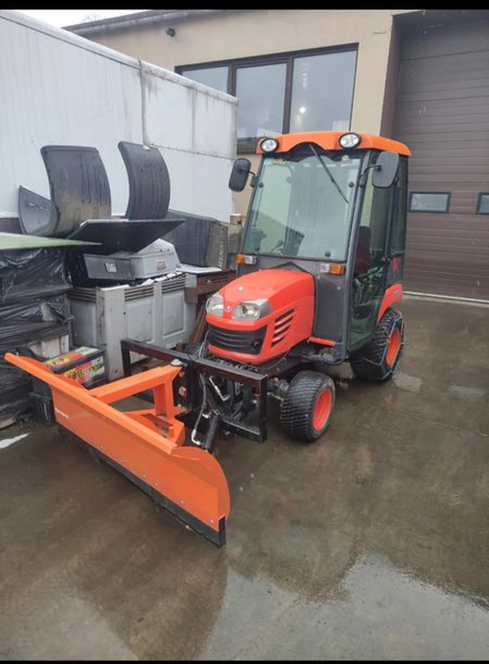 Kubota BX350 4x4 Traktorek komunalny kosiarka pług piaskarka pełen osprzęt - Mestni traktor: slika 5 Kubota BX350 4x4 Traktorek komunalny kosiarka pług piaskarka pełen osprzęt - Mestni traktor: slika 5