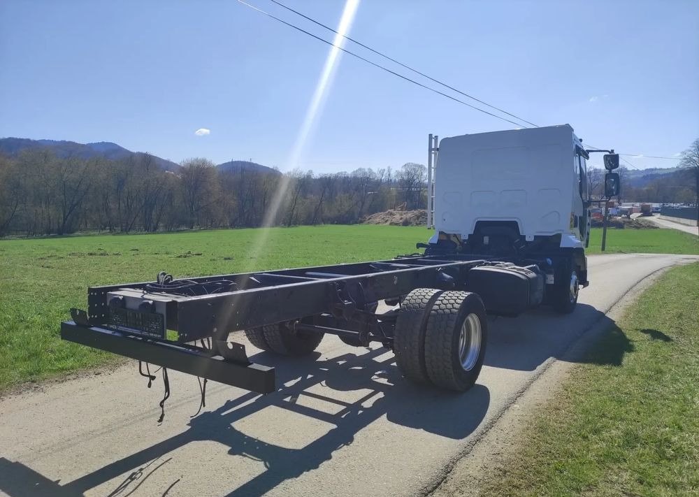 Renault Gama Midlum DXI 12.180 rama do zabudowy - Tovornjak-šasija: slika 3 Renault Gama Midlum DXI 12.180 rama do zabudowy - Tovornjak-šasija: slika 3