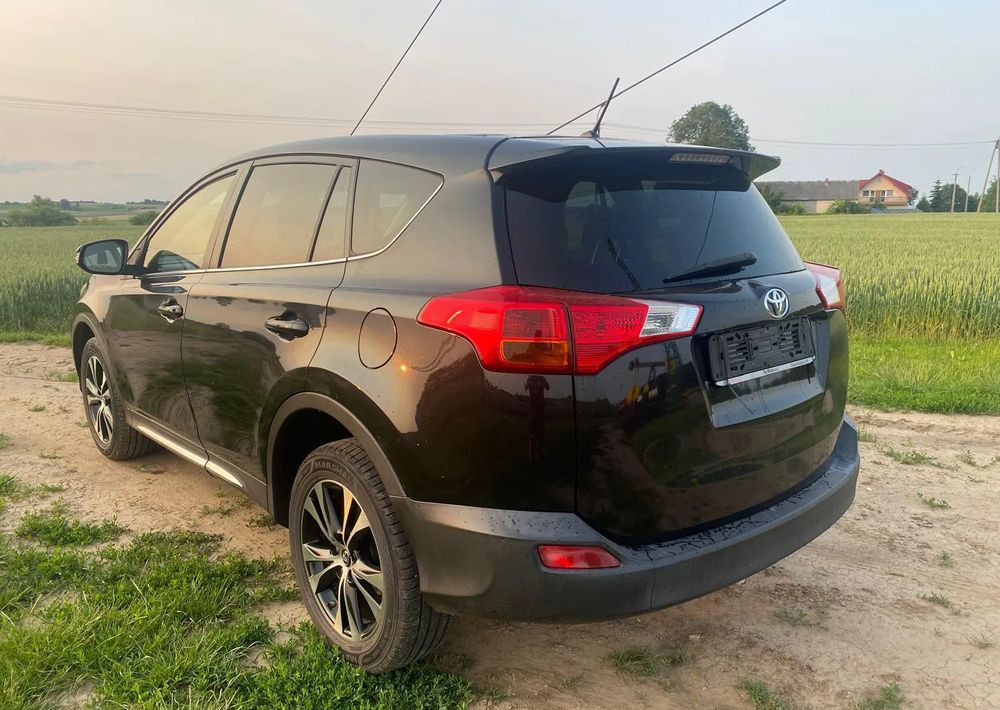 Toyota RAV4 2.0 D-4D 4x4 - SUV: slika 4 Toyota RAV4 2.0 D-4D 4x4 - SUV: slika 4