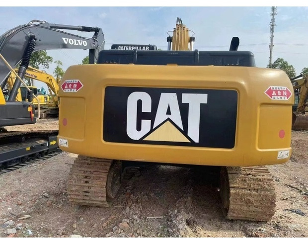 2022 Caterpillar 330D2 - Bager goseničar: slika 3 2022 Caterpillar 330D2 - Bager goseničar: slika 3