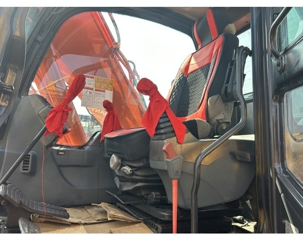 Bager goseničar 2022 Doosan DX150: slika 12