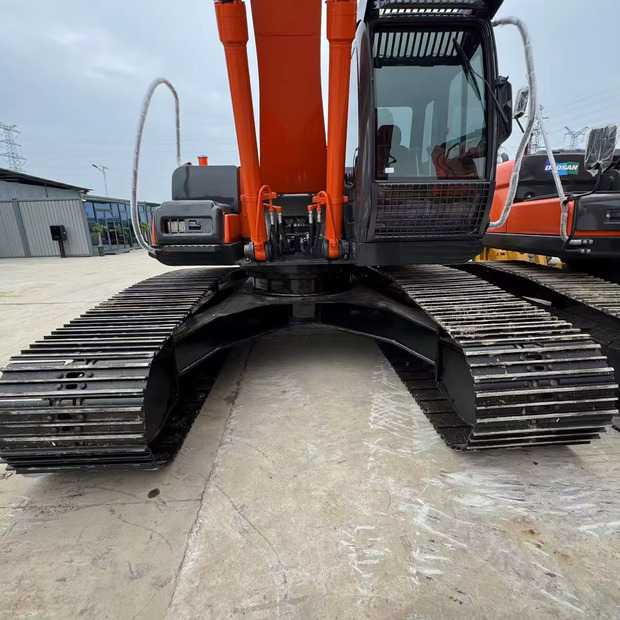 2022 Hitachi ZX250 - Bager goseničar: slika 3 2022 Hitachi ZX250 - Bager goseničar: slika 3