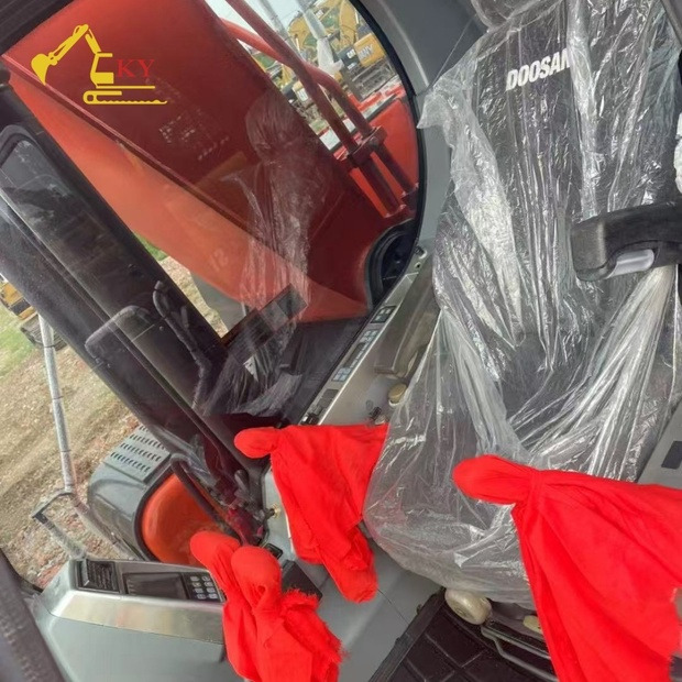 2023 Doosan DX300 - Bager goseničar: slika 2 2023 Doosan DX300 - Bager goseničar: slika 2